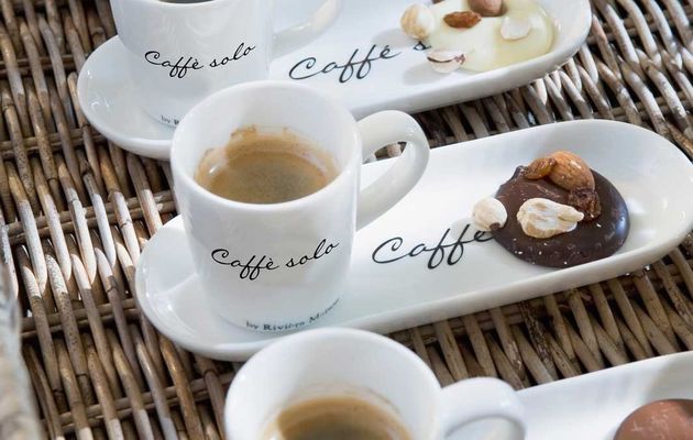 Services à café (3) أطقُم قهوة رائعة 