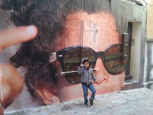 Un petit aperçu de l'exposition de rue "Oh! Vé qui y a" à Marseille réalisée pour l'ouverture de Marseille capitale européenne de la culture.  