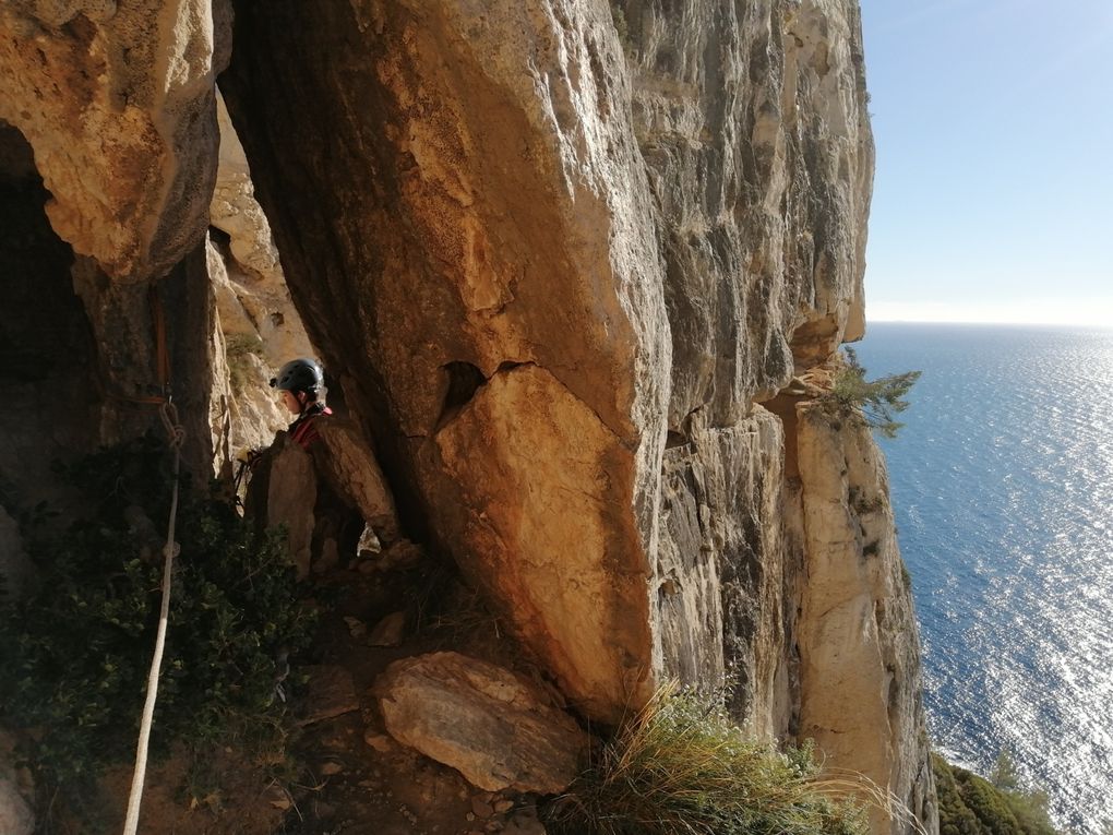 Le soleil nous réchauffe sur la falaise (journée venteuse)