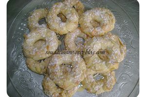 Kikaats sablées (anneaux aux amandes effilées) كعيكعات حورية المطبخ