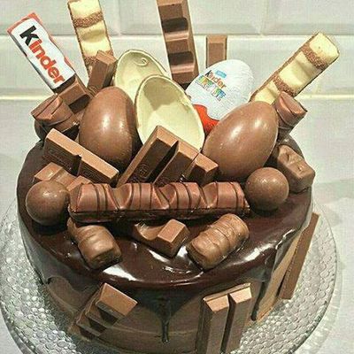 Layer cake aux Kinder Bueno