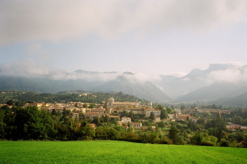 randonnée autour de la ville de DIE dans la Drôme et au-dessus sur le plateau du Vercors