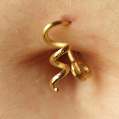 Où acheter un beau piercing de nombril en or ?