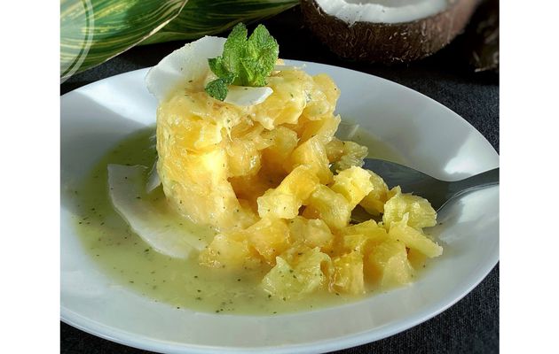 Tartare d’ananas au lait de coco et à la menthe