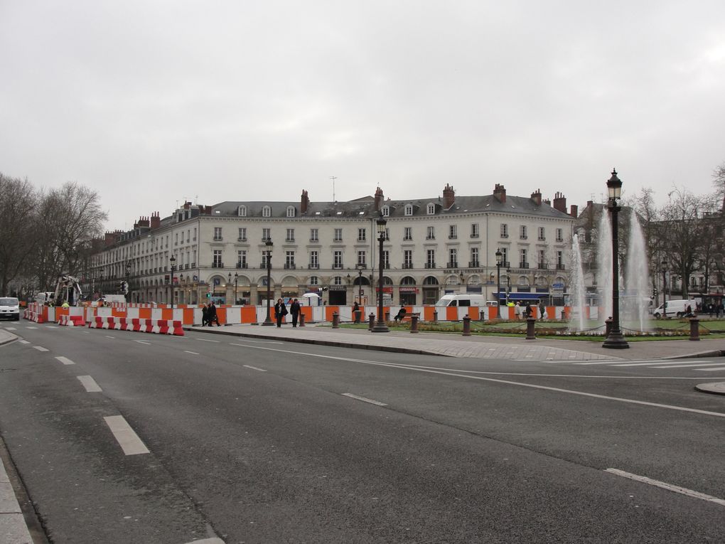 Première étape des travaux du tram, les chantiers de déviation des réseaux ont commencé en juin 2010 et se termineront en novembre 2011.