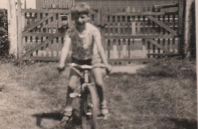 A vélo devant la centrale EDF de Yainville