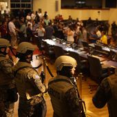 Au Salvador, des militaires lourdement armés occupent brièvement le Parlement