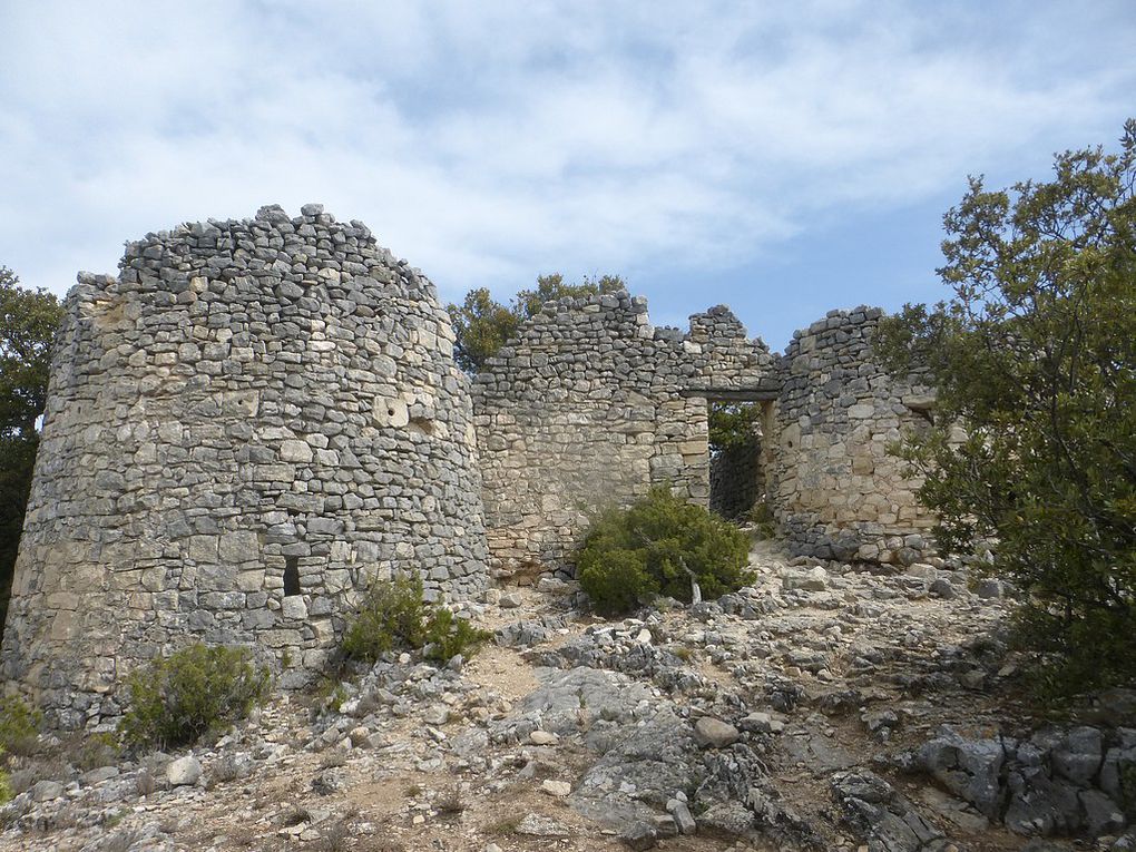 Lioux, La combe de Vaumale Le 13 04 2022 Animatrice Christine R