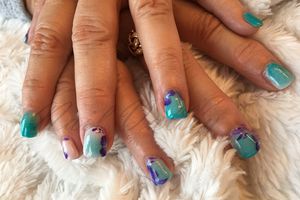 Nail art: Blue violet