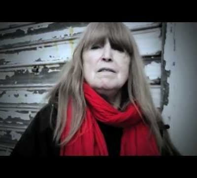 un petit cadeau sans prétention mais qui dit bien… Dégage, dégage…