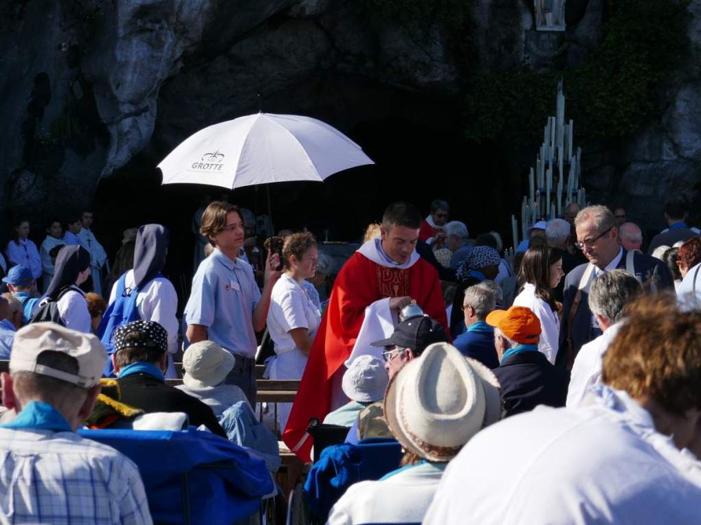 Esplanade/Messe à la Grotte/Chemin de Croix/Engagement des Hospitaliers/Accueil St Frai