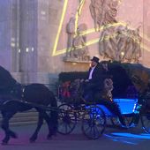 Un nou târg de Crăciun, deschis în București, la Opera Națională. Plimbări cu trăsura și un patinoar uriaș, printre principalele atracții