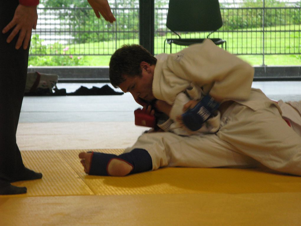 le Team ju jutsu, les fidèles de la section jujitsu traditionnel de Roger Cadière au Judo Sport Rochelais