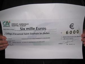Fête du collège juin 2013 - Remise du chèque de 6000€