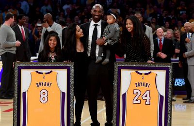 Les Lakers célèbrent Kobe Bryant malgré un revers face aux Warriors