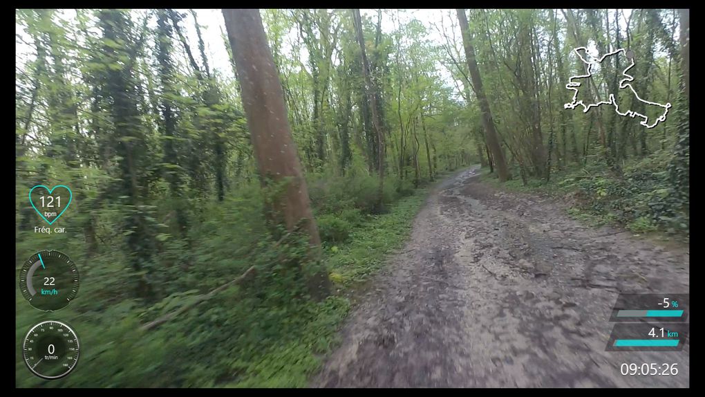 Retour au VTT pour la préparation au Roc D'Ardenne, 45Km D+620m, avec Patrice et Chris. Beau temps mais terrain très gras.