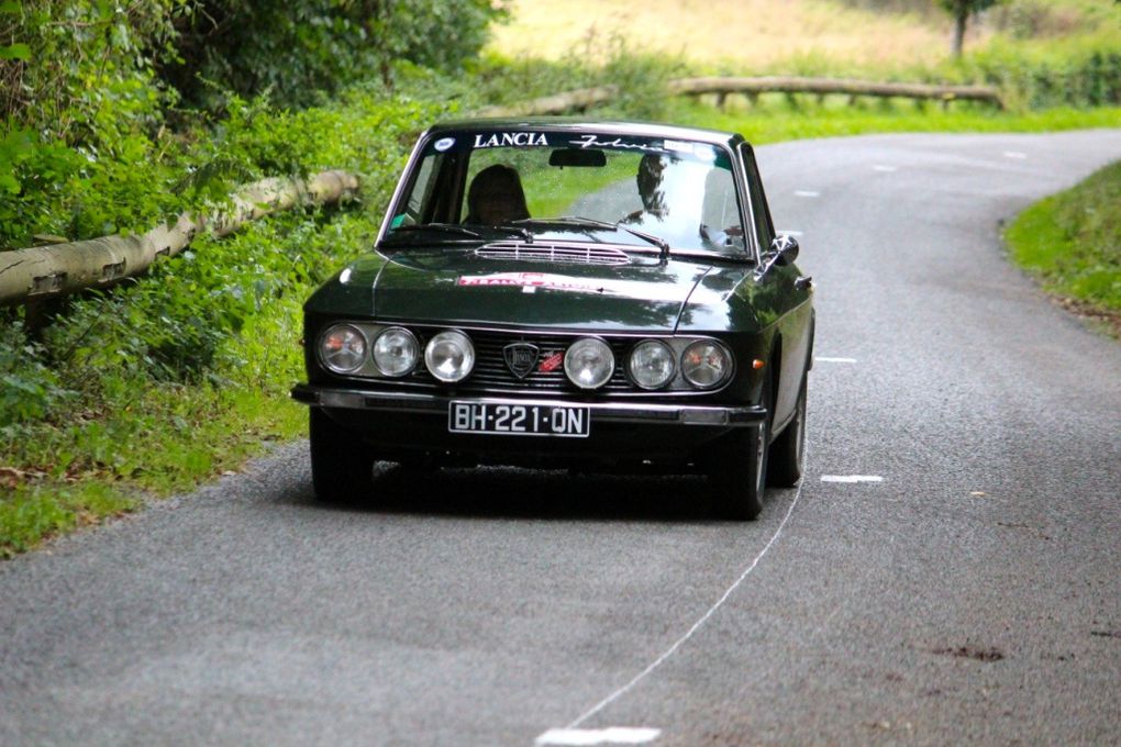 rallye cartoraphique artois lys 2012
la grange au damier st venant anciennes mg porsche alpine ferrari r8 simca alfa caterham lotus