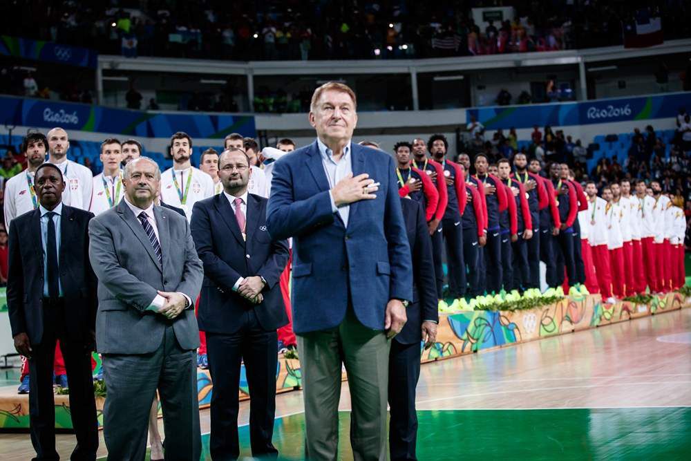 Jerry Colangelo (USA Basketball) : &quot; Nous avons enseigné le basket au monde, à leurs coachs et à leurs joueurs &quot;