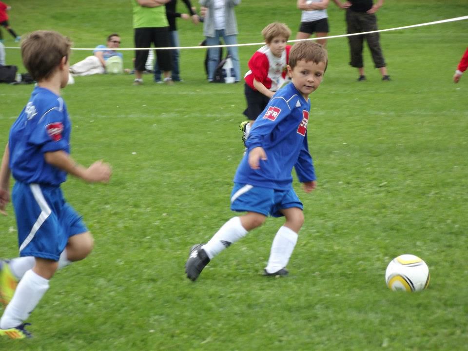 Esteban au FC Mercury (Foot) en U7 saison 2012/2013.
Total de 7 buts sur la saison !