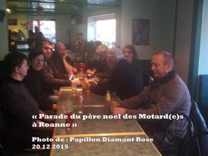 « Parade du père noel des Motard(e)s   à Roanne »   Photo de : Papillon Diamant Rose 20 12 2015