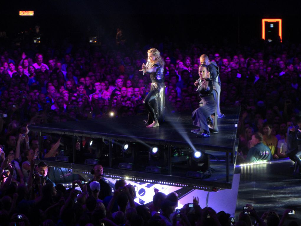 Photos by Ultimate Concert Experience from Ziggo Dome in Amsterdam, Netherlands - July 08, 2012.
Special thanks to Dirk.