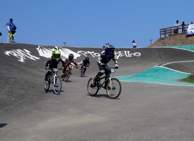 En el Parque Extremo de Playa Waikiki en Puerto Cabello se realizó exitoso Campamento de Bicicross