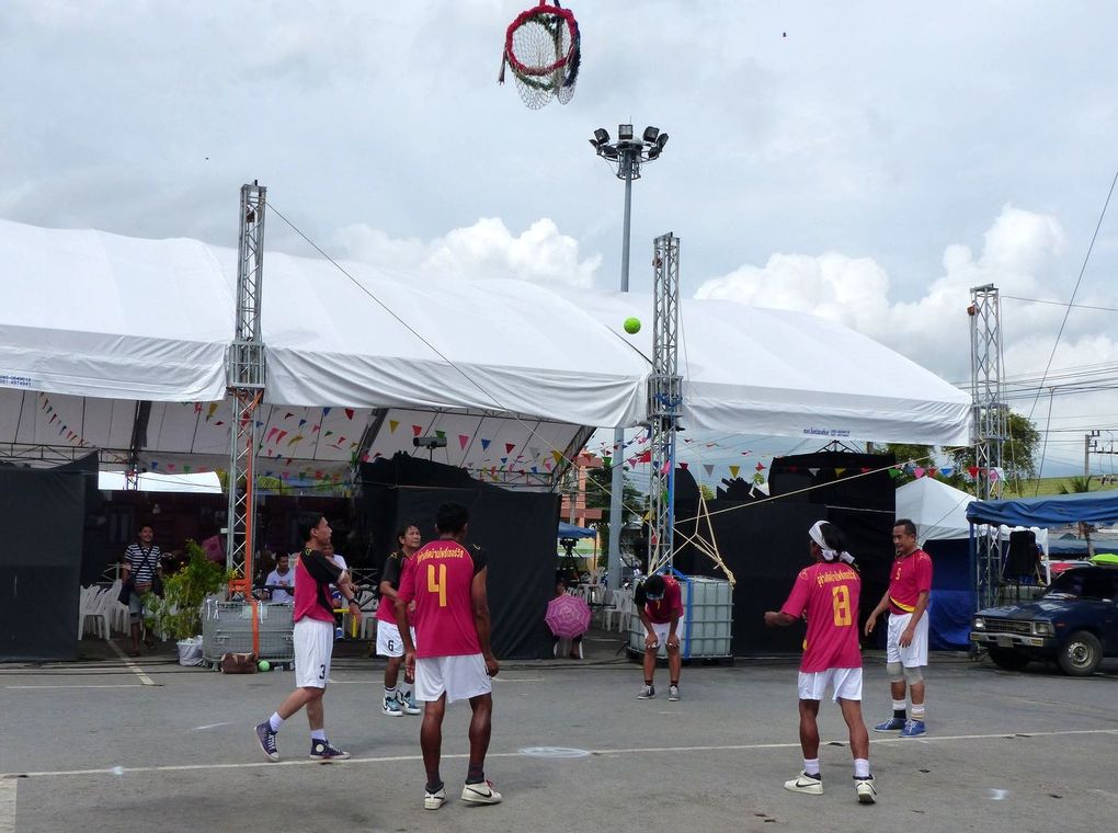 Hoop Takraw la version &quot;basket&quot; du Sepak Takraw.