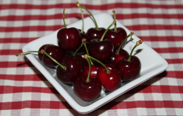 Clafoutis aux cerises façon yaourtière