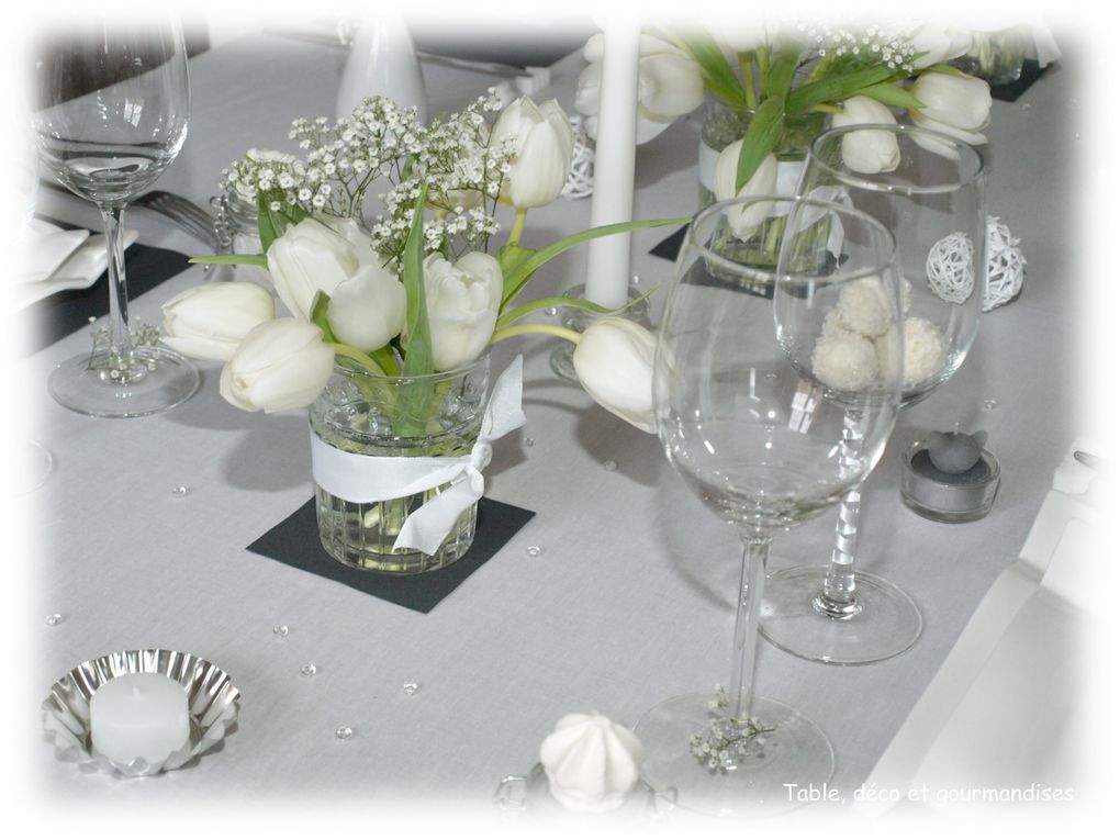 Une table toute en délicatesse et en harmonie autour de cette sublime fleur qu'est la tulipe blanche...