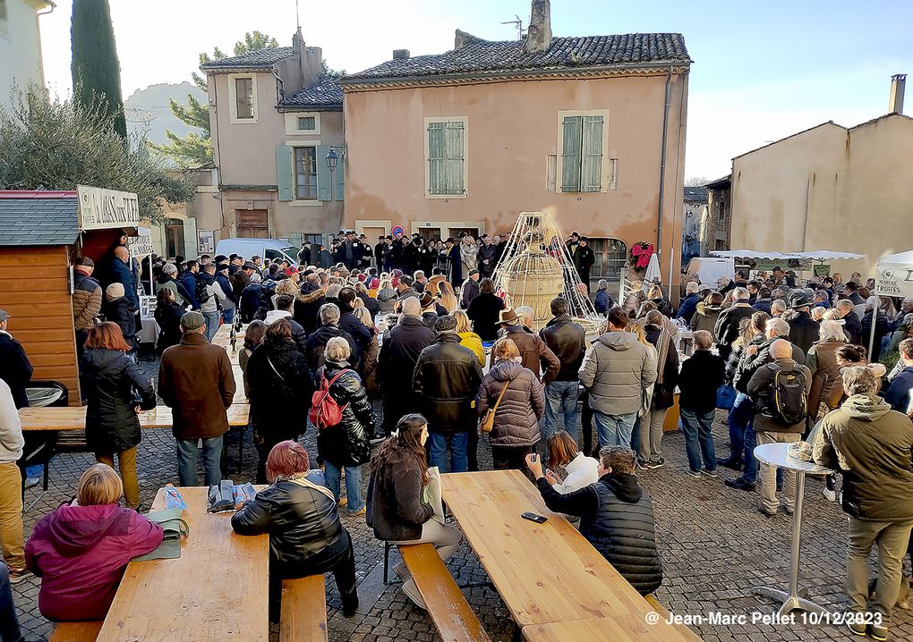 Marché aux truffes de St Paul Trois Châteaux