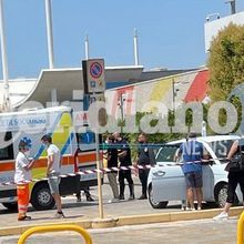 SANT'ANTIMO E NAPOLI NORD NEWS Giugliano, tragedia nel parcheggio dell’ex Auchan: uomo accusa un malore e muore Inutili, purtroppo,  le manovre di salvataggio, effettuate anche con l’utilizzo del defibrillatore, che sono durate circa 40 minuti 