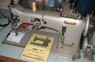 Machine à coudre industrielle PFAFF modèle 138