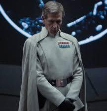 La rivalité de Orson Krennic et de Tarkin est légendaire, chaqu'un veut s'approprier la réussite du projet "nébuleuse", Tarkin gagne en écartant son adversaire en pulvérisant la planète sur laquelle il se trouve,  une pierre deux coup: il élimine les rebelles et son plus grand rivale par la meme occasion.