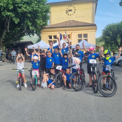 Une journée sportive et festive à Annot : "Ça bouge sur la place de la Calade !"