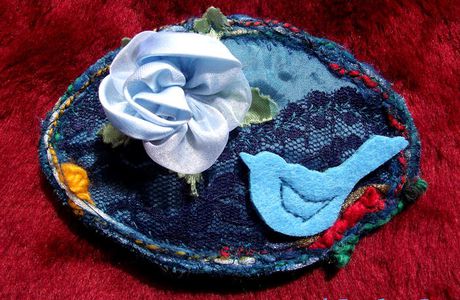 Bijou de cheveux en tissu "L'oiseau bleu et la fleur"