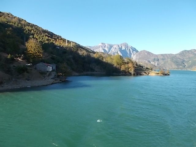 les premières vues de Shkoder,  l aller , le lac de Koman et le retour, 