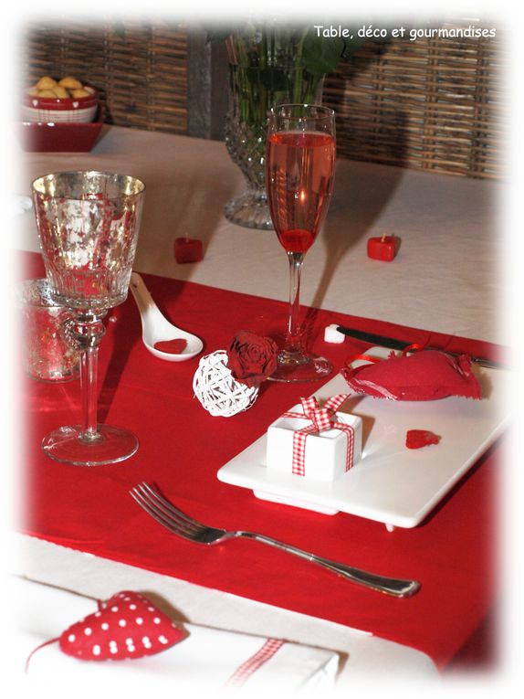 Album - Table-Coeur-d-Amour-et-Rouge-Passion-pour-la-Saint-Valentin