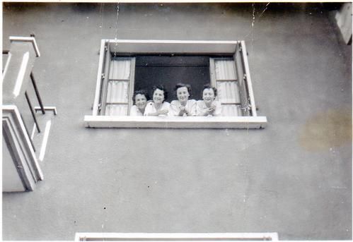 Cet album regroupe les familles de:
Monique HOTELLIER et Michel BERLIE
Marie-Madeleine HOTELLIER et François JACOB
Claude HOTELLIER et Colette RUFFIEU
Claude HOTELLIER et Arlette BARLET
Bernadette HOTELLIER et René GUILLOT
