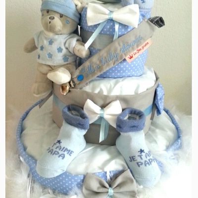 Gâteau de couches baby shower bleu