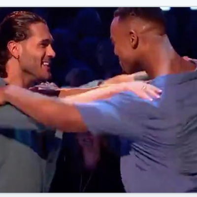 Deux hommes dansent ensemble dans la version anglaise de « Danse avec les stars » sur la BBC – La chaîne reçoit près de 200 plaintes de téléspectateurs