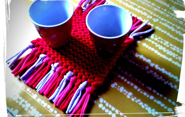 Tea for two ... (petit napperon pour jolis mugs)