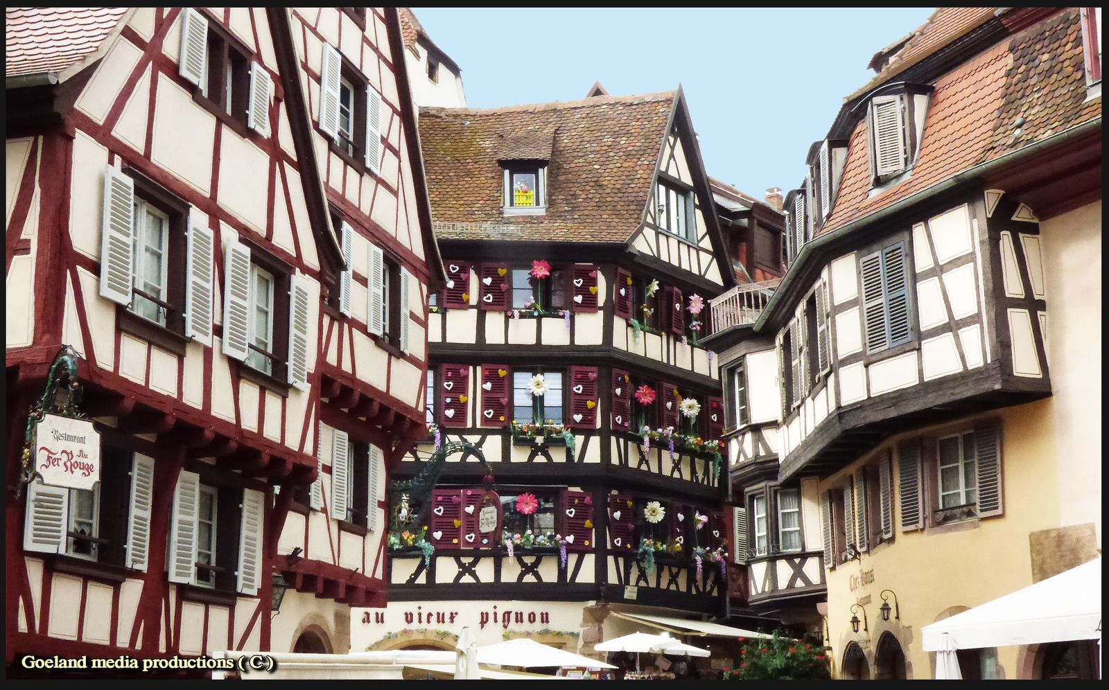 COLMAR le spectacle des rues - BJ photos (c) - Alsace maison à colombage