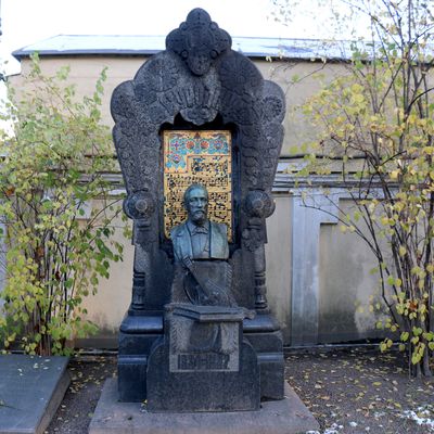 Tombe de Borodine, cimetière Tikhvine à Saint-Pétersbourg