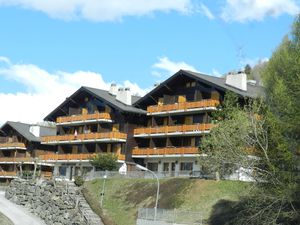 Notre joli "petit" chalet a veysonnaz...balade le long des bisses,les pyramides d'Euseigne ,le combat des Reines ! (impressionnant! )le jet d eau le + connu !