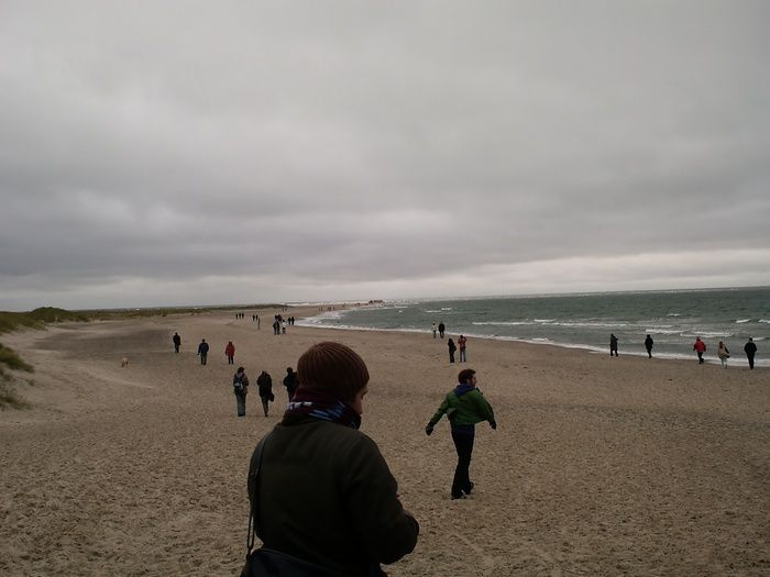 Grenen (la pointe nord du Danemark, entre la mer du Nord et la Baltique) et Raabjerg Mile (les dunes de sables), du côté de Skagen, Danemark. Automne 2010.
J'y suis allée pour accompagner des étudiants en échange universitaire.