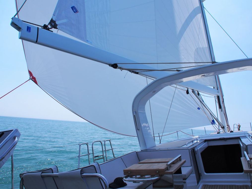 Premières impressions du Bénéteau Océanis Yacht 62 en navigation