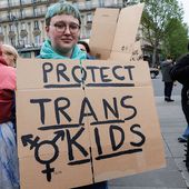 " Nous, psychologues, professeur·es et étudiant·es en psychologie, refusons que notre discipline soit instrumentalisée à des fins transphobes "