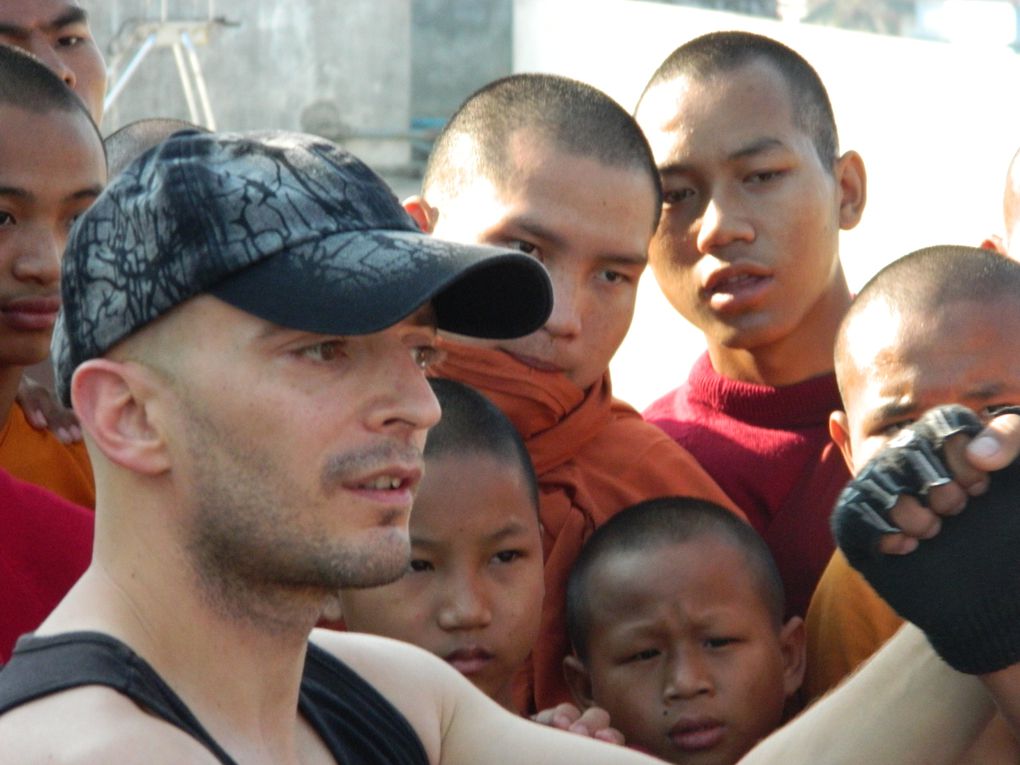 Initiation au Wing Tsun à Mandalay en Birmanie
Wing Chun Saint-Nazaire
Johann Maugis tel:06 61 76 21 30