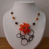 Collier fil aluminium fleurs oranges