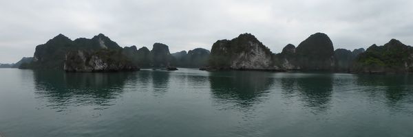 Hạ Long en vietnamien signifie « descente du dragon »